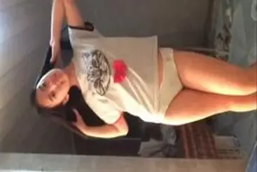 Dokumentasi Gadis Cantik Live Bersantai Kasur poster