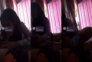 Gadis Cantik Pasrah Goyang Kasur Ruang Tamu poster