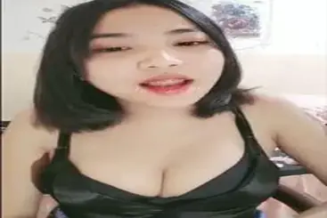 Gadis Cantik Pasrah Servis Kasur Bareng Pacar poster