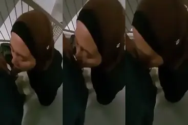 Ukhti Hijab Cantik Pasrah Servis Kasur Tangga poster